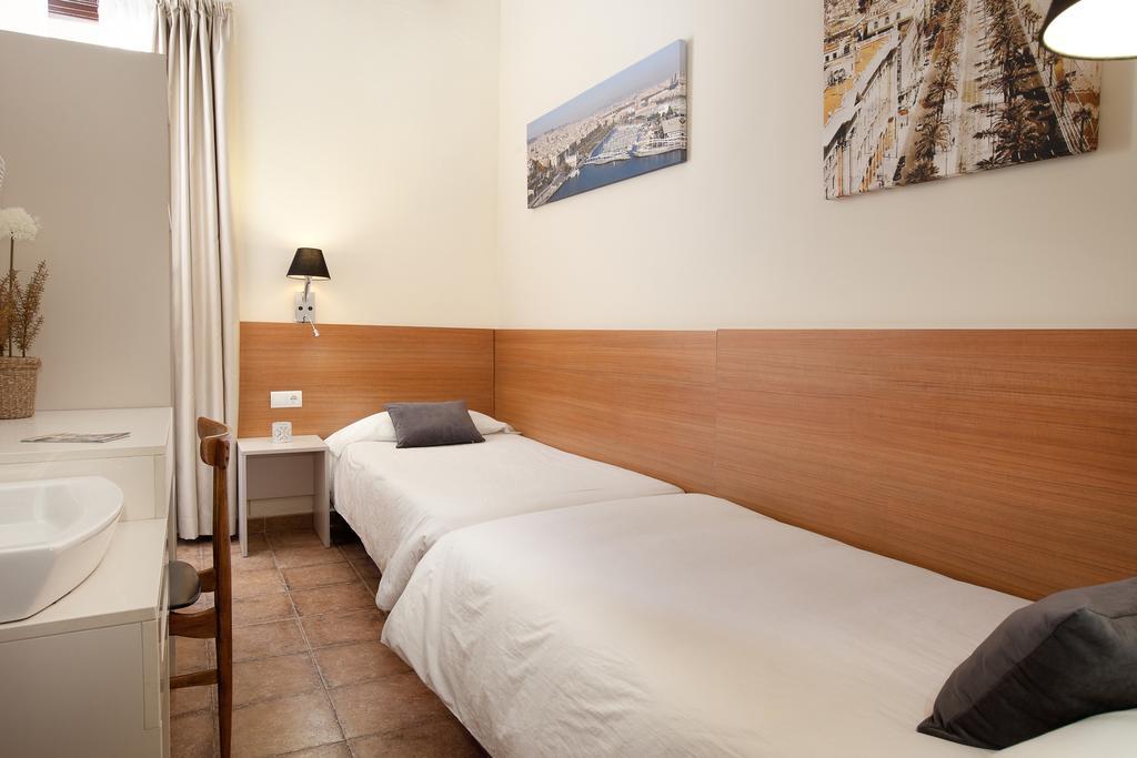 Pension Mariluz Barselona Oda fotoğraf